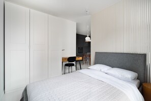 1 slaapkamer, een strijkplank/strijkijzer, wifi, beddengoed