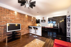 Réfrigérateur, four, lave-vaisselle