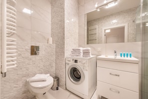 Shower, free toiletries, hair dryer, towels