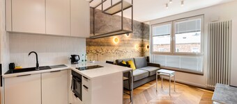 Nowa Praga Geometric Yellow Apartment