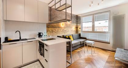 Nowa Praga Geometric Yellow Apartment