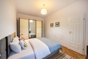 2 bedrooms, iron/ironing board, WiFi, bed sheets