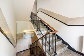 Interior - Downtown Antique Apartment (Warszawa)