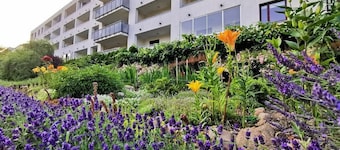 Green District 2BR AirConditioned P