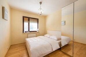 2 bedrooms, iron/ironing board, WiFi, bed sheets