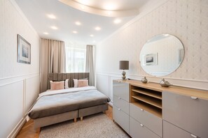 2 bedrooms, iron/ironing board, WiFi