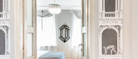 2 bedrooms, iron/ironing board, WiFi