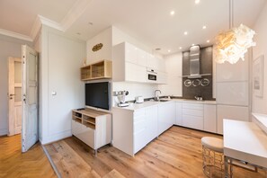 冰箱、微波炉、炉灶、茶具/咖啡用具