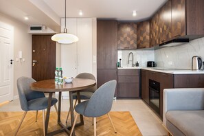 Fridge, oven, stovetop, dishwasher - Powiśle Chic Apartment (Warszawa)