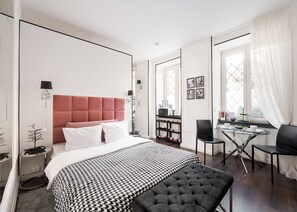 Iron/ironing board, WiFi, bed sheets