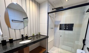 Apartment | Badezimmer | Haartrockner, Handtücher, Seife, Shampoo