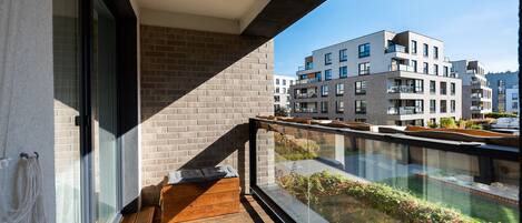 المنطقة المحيطة بالمنشأة