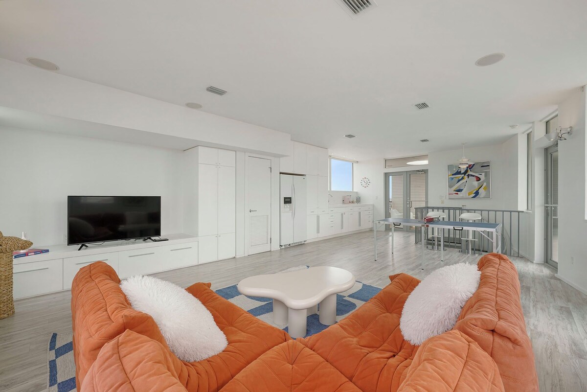 Photo 36 of The White House - Pet Friendly Luxury Beachfront Vacation Rental with Private Pool & Beach Access