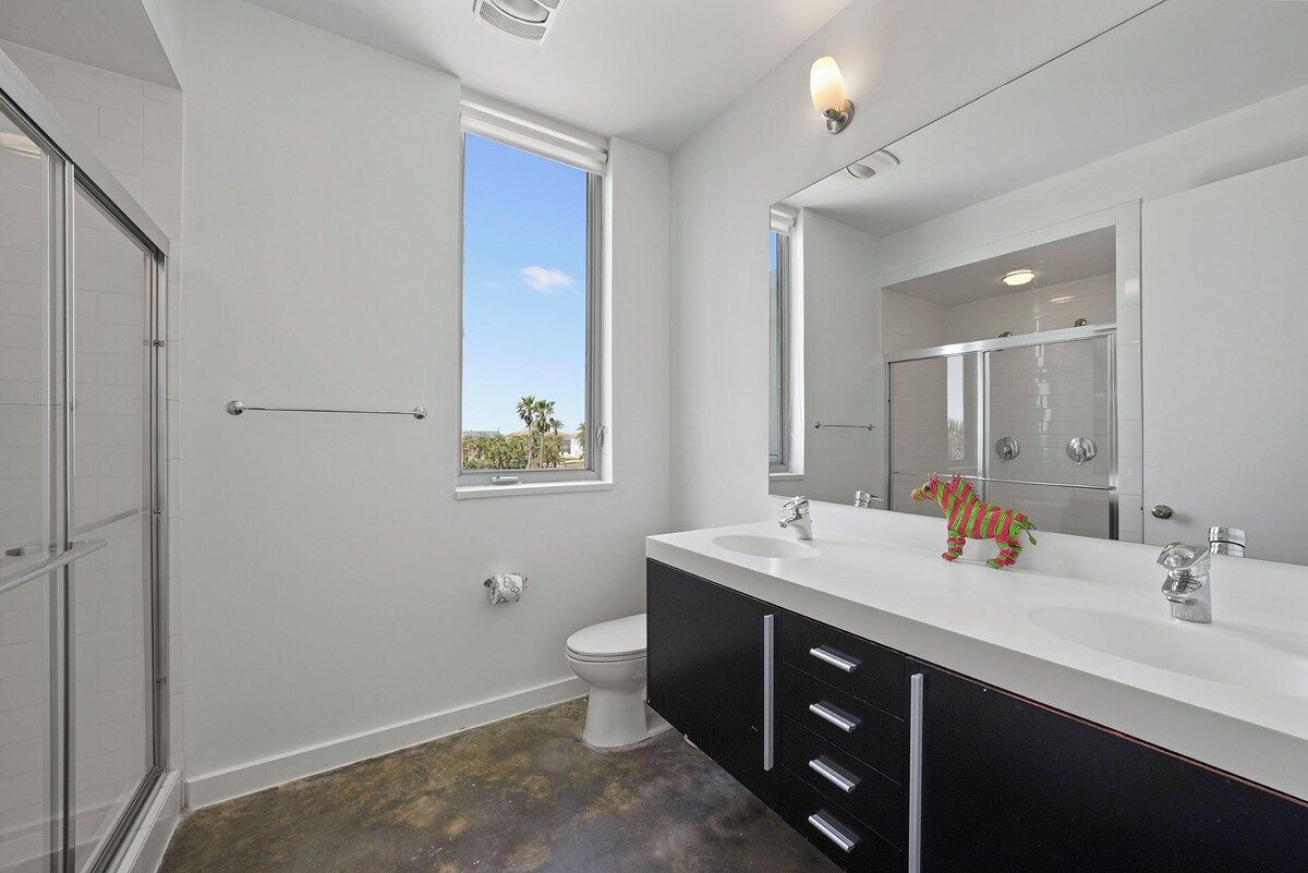 Photo 27 of The White House - Pet Friendly Luxury Beachfront Vacation Rental with Private Pool & Beach Access