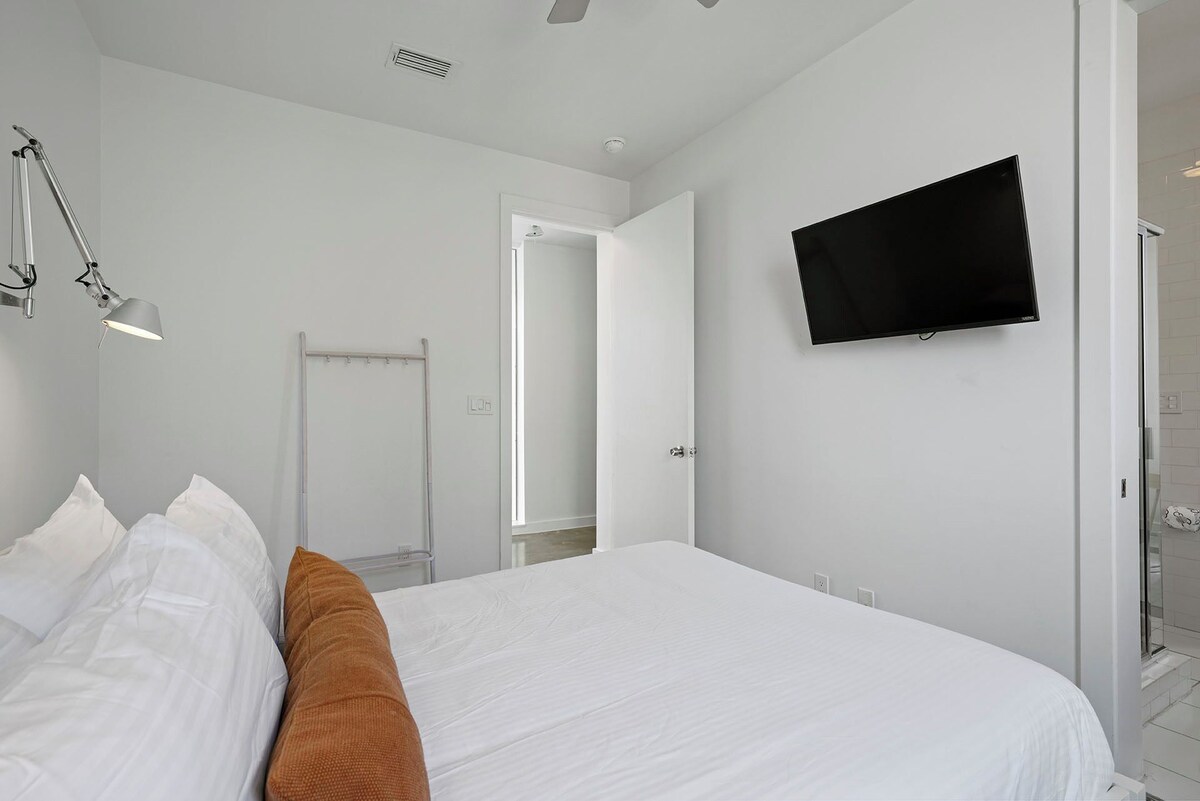 Photo 32 of The White House - Pet Friendly Luxury Beachfront Vacation Rental with Private Pool & Beach Access
