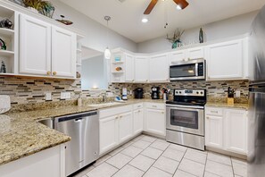 Fridge, microwave, stovetop, dishwasher - Shared Heated Pool, Hot Tub, Pet Friendly, Golf Cart Access (Port Aransas)