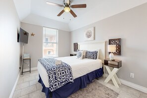 4 bedrooms, free WiFi, bed sheets - Shared Heated Pool, Hot Tub, Pet Friendly, Golf Cart Access (Port Aransas)