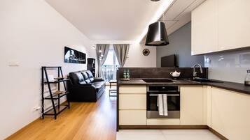 Køleskab, ovn, kogeplade, opvaskemaskine