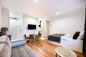 1 chambre, fer et planche à repasser, Wi-Fi, draps fournis