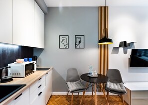 Fridge, microwave, stovetop, dishwasher - Żelazna Blue Corner Studio (Warszawa)