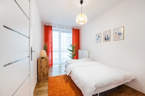 1 bedroom, iron/ironing board, WiFi - Metro Bemowo Colourful Apartment (Warszawa)