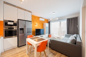 TV - Metro Młynów Vibrant Apartment (Warszawa)