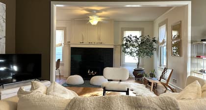 Historic Home By Carleton College; Perfect for Visiting Families & Faculty