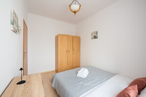 1 bedroom, iron/ironing board, WiFi, bed sheets