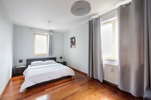 2 bedrooms, iron/ironing board, WiFi, bed sheets - Mokotów Open Business Apartment (Warszawa)