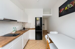 Refrigerador, lavavajillas y tostadora 