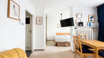 1 bedroom, iron/ironing board, WiFi, bed sheets