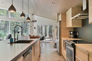 Private kitchen - LE Berm Au Chalet De La Vallée (Saint-Raymond)