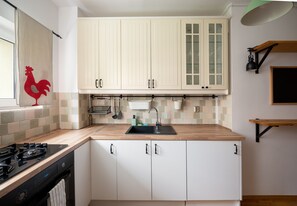 Réfrigérateur, four, plaque de cuisson, lave-vaisselle