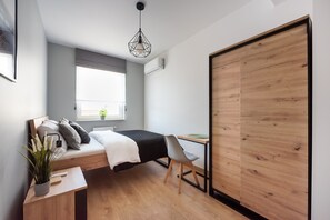 2 chambres, fer et planche à repasser, Wi-Fi, draps fournis