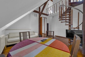 Interior - Rynek Nowego Miasta Two-Level Apartment (Warszawa)