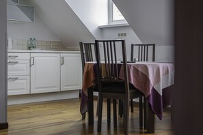 Dining - Rynek Nowego Miasta Two-Level Apartment (Warszawa)