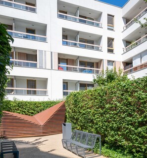 Property grounds - Kolska Bright Apartment (Warszawa)