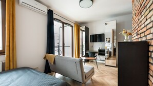1 bedroom, iron/ironing board, WiFi, bed sheets - Woronicza 80 Modern Studio (Warszawa)