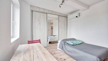 1 bedroom, iron/ironing board, WiFi, bed sheets