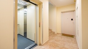 Unclassified image, 4 of 30, button - KEN 54 2-Bedroom Apartment (Warszawa)