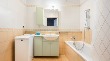 Set di cortesia gratuito, asciugacapelli, asciugamani