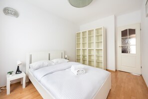 2 bedrooms, iron/ironing board, WiFi, bed sheets