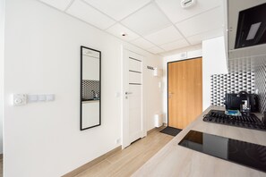 Fridge, microwave, dishwasher, coffee/tea maker