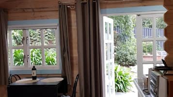 1 chambre, fer et planche à repasser, Wi-Fi gratuit, draps fournis