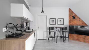 Fridge, microwave, stovetop