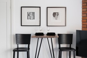 Dining - Kwiatowa Loft Apartment (Poznań)