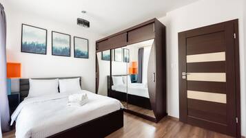 2 bedrooms, iron/ironing board, WiFi, bed sheets