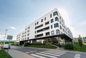 Exterior - Wilanów 2-Bedroom Apartment (Warszawa)