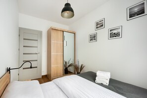 1 chambre, fer et planche à repasser, Wi-Fi, draps fournis