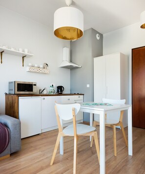 Dining - Wola Burakowska Comfort Studio (Warszawa)